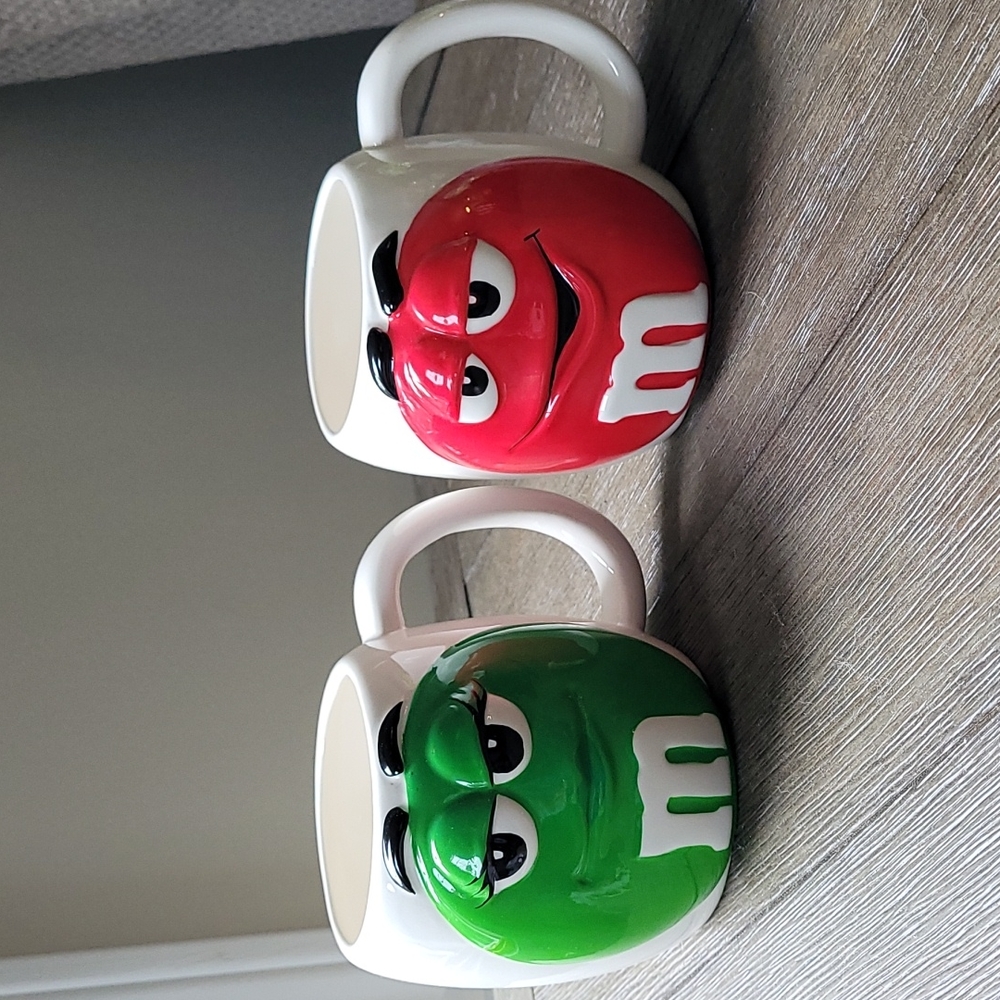 M&Ms BIG Red and Green 3D Galerie Ceramic Character Cup Mugs Barrel 20oz